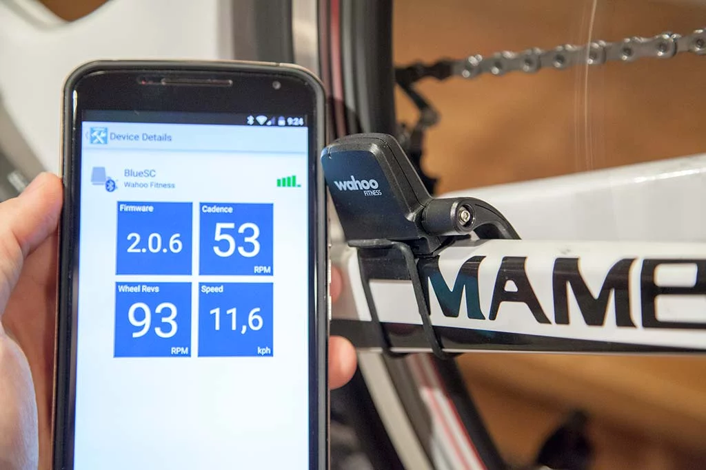 Sensores de cadencia y velocidad Wahoo RPM para ciclismo sin imanes.