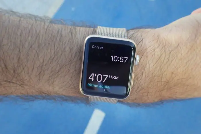 Apple Watch S2 - A single piece of information on the screen