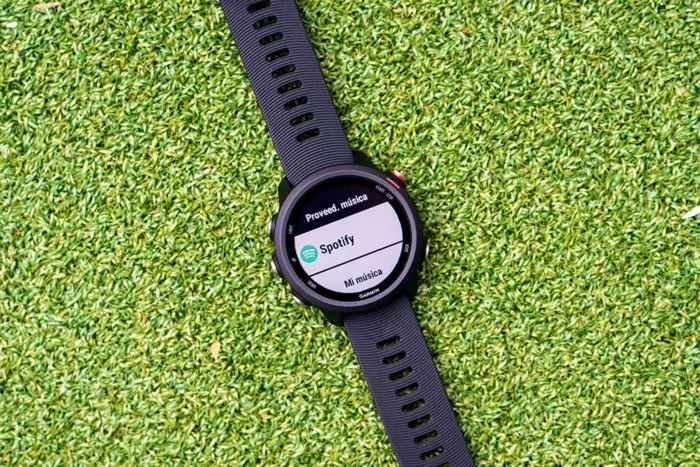 Garmin Forerunner 245 Music, GPS Running Smartwatch con música y dinámica  avanzada, negro