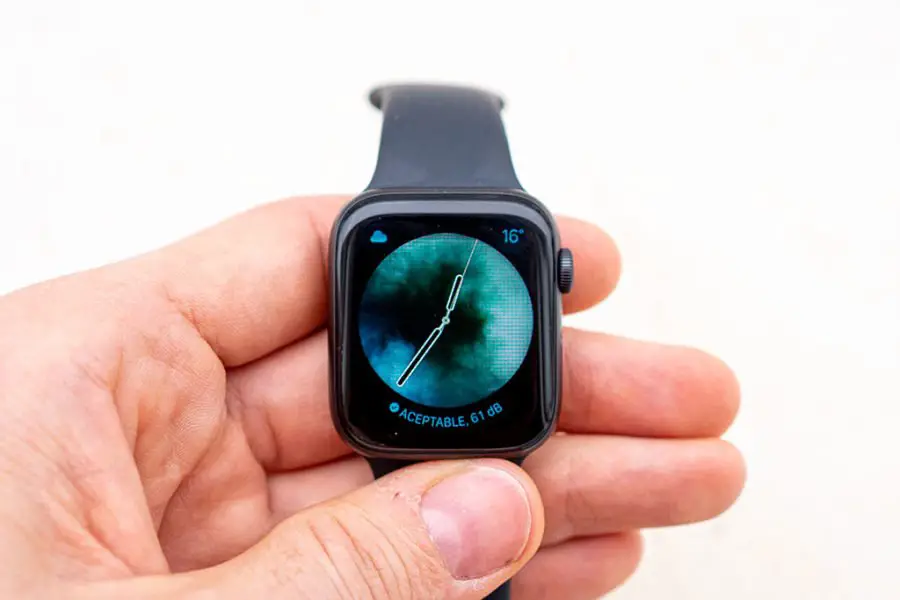 Apple Watch Series 5 - Always on display