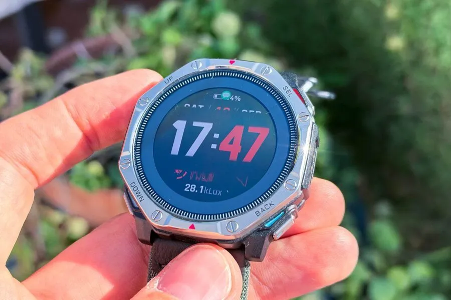Amazfit T-Rex Dual Solar, análisis y opinión. El primer AMOLED con carga solar 1 Amazfit T-Rex Dual Solar Panel solar delantero