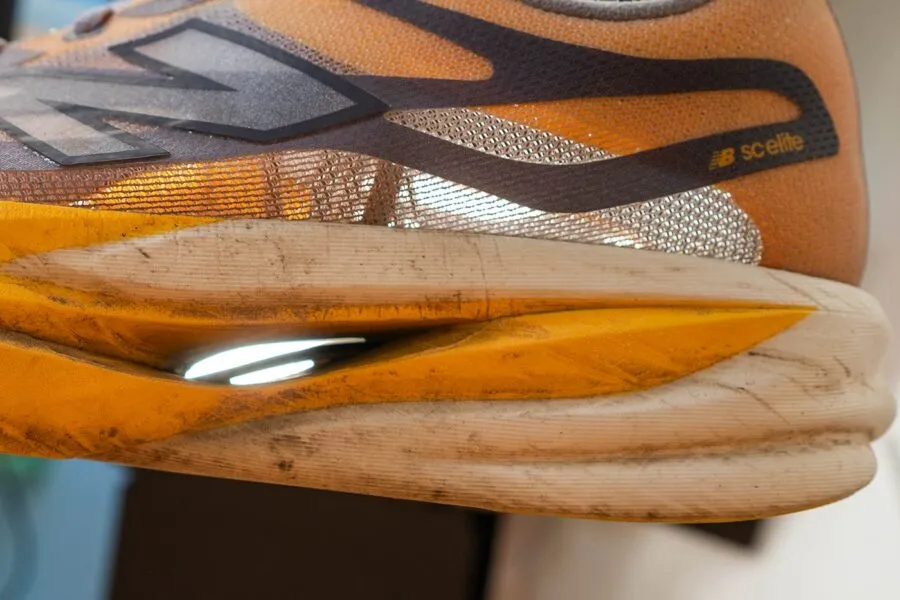 New Balance SuperComp Elite v6 | Review, opinión y comparativa con Elite v5 3 New Balance Elite v6 placa Energy Arc
